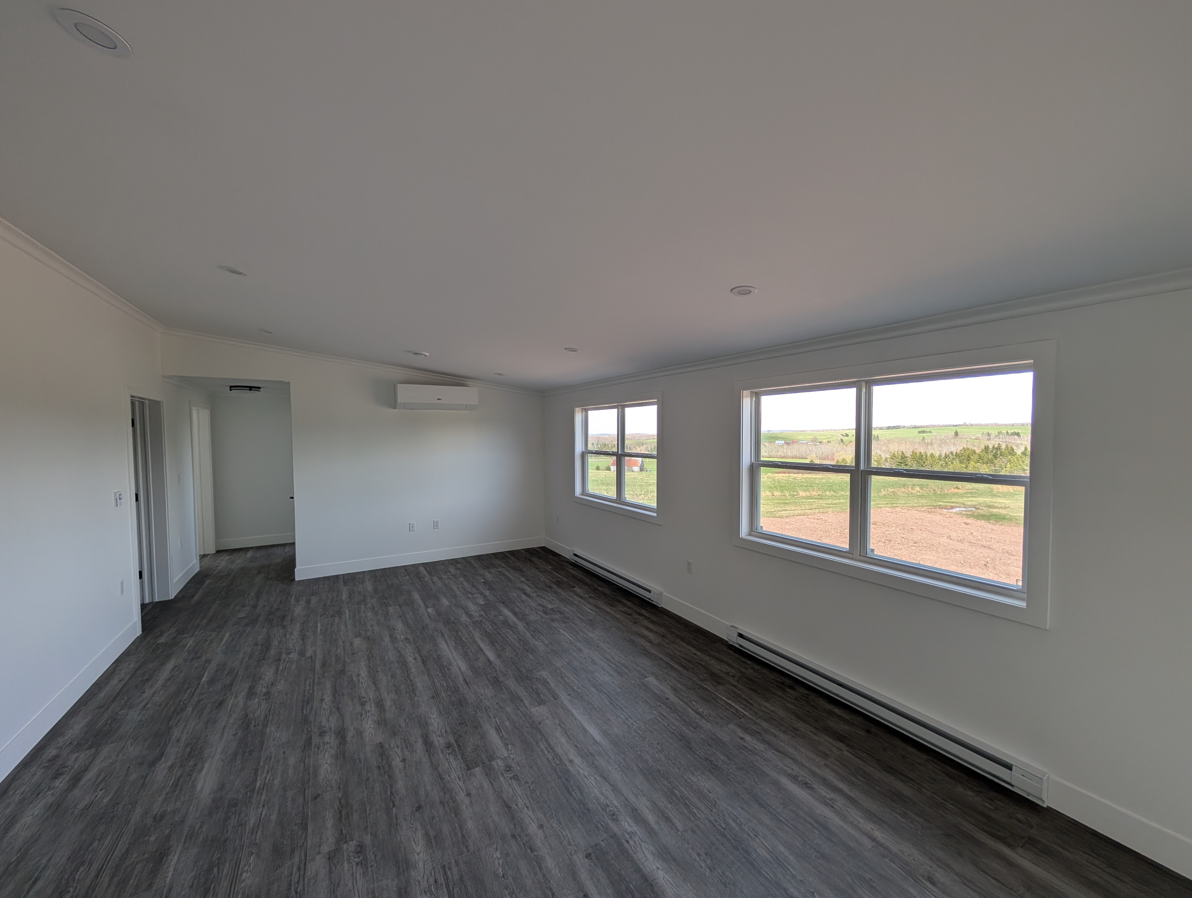 PXL 20250508 193729962 1